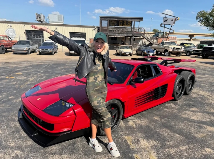 A világ első 6×6-os Ferrari Testarossája