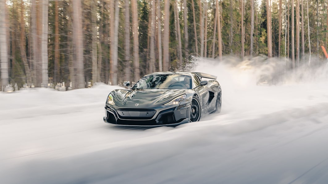 Rimac Nevera a jégen - 1888 lóerős, 2 millió fontos elektromos hiperautó